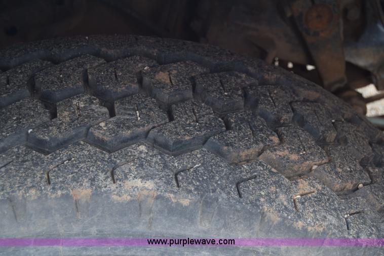 image for item K7283 1992 Ford L8000 vacuum truck