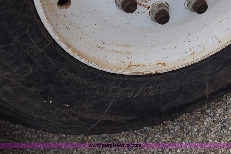 image for item K7283 1992 Ford L8000 vacuum truck