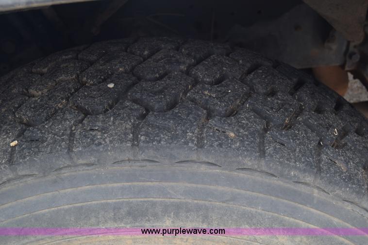 image for item K7283 1992 Ford L8000 vacuum truck