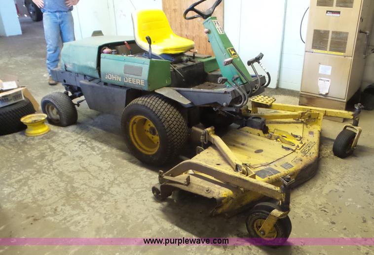 image for item L2012 1996 John Deere F935 lawn mower