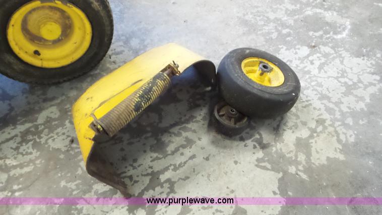 image for item L2012 1996 John Deere F935 lawn mower