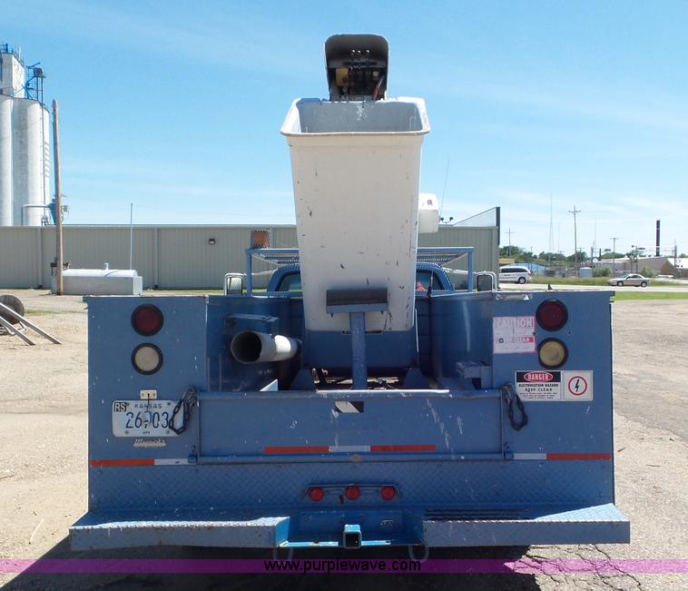 image for item L2013 1986 Chevrolet C30 bucket truck