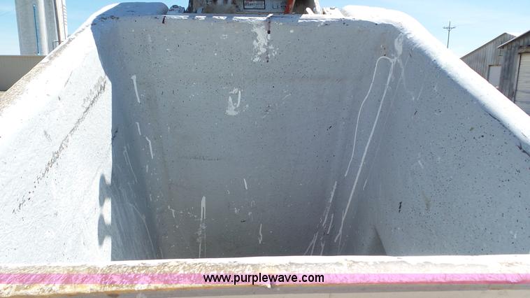 image for item L2013 1986 Chevrolet C30 bucket truck