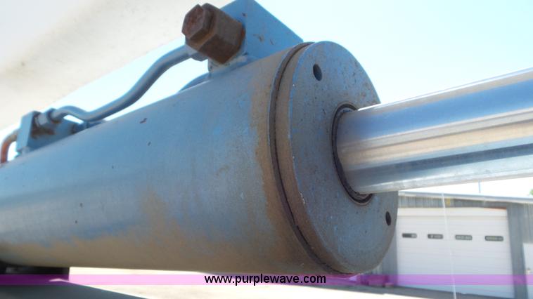 image for item L2013 1986 Chevrolet C30 bucket truck