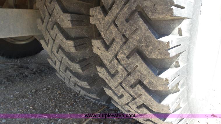 image for item L2013 1986 Chevrolet C30 bucket truck