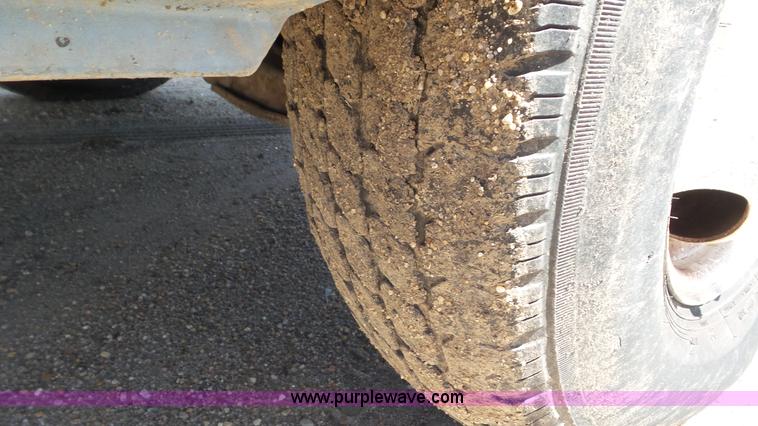 image for item L2013 1986 Chevrolet C30 bucket truck