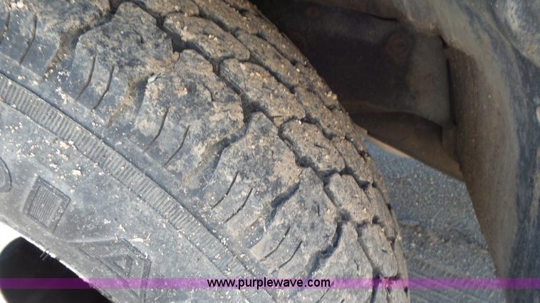 image for item L2013 1986 Chevrolet C30 bucket truck