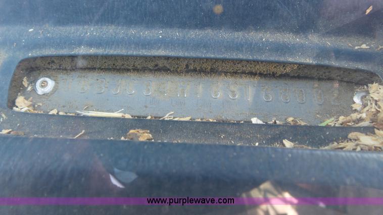 image for item L2013 1986 Chevrolet C30 bucket truck