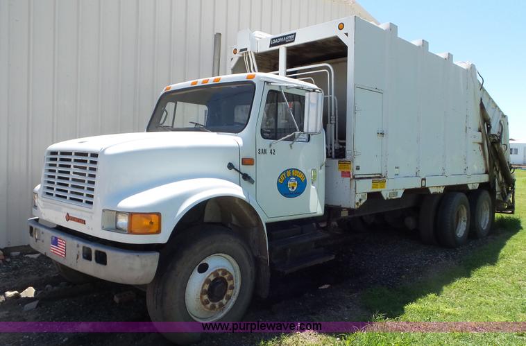 image for item L2014 1991 International 4900 refuse truck