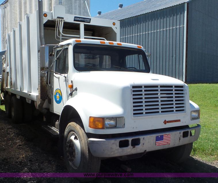 image for item L2014 1991 International 4900 refuse truck
