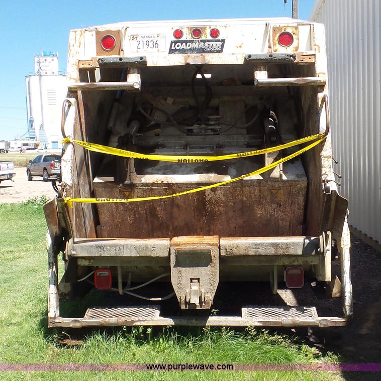 image for item L2014 1991 International 4900 refuse truck