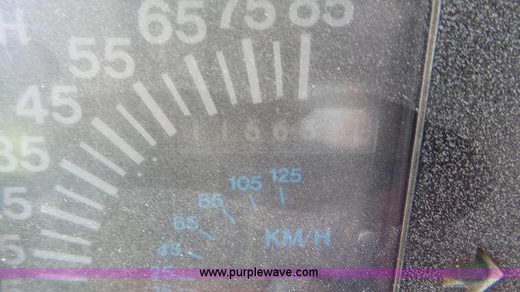 image for item L2014 1991 International 4900 refuse truck