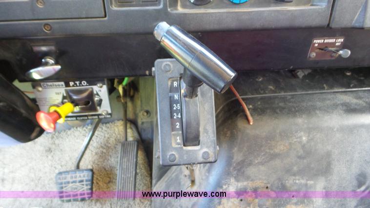 image for item L2014 1991 International 4900 refuse truck