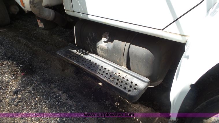 image for item L2014 1991 International 4900 refuse truck