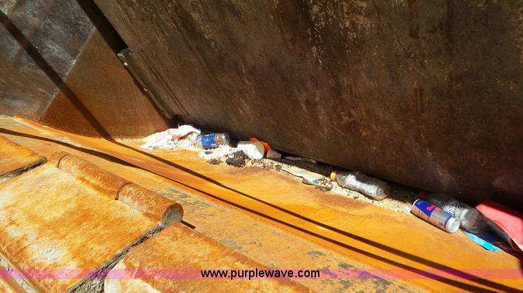 image for item L2014 1991 International 4900 refuse truck