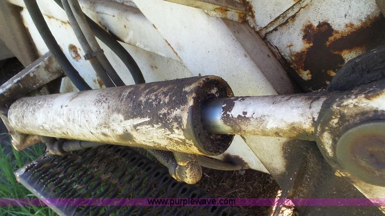 image for item L2014 1991 International 4900 refuse truck