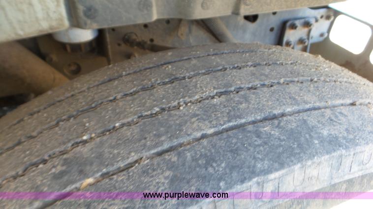 image for item L2014 1991 International 4900 refuse truck