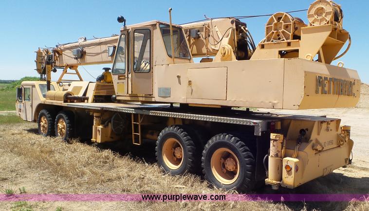 image for item L2016 1979 Pettibone 8430 LS truck crane