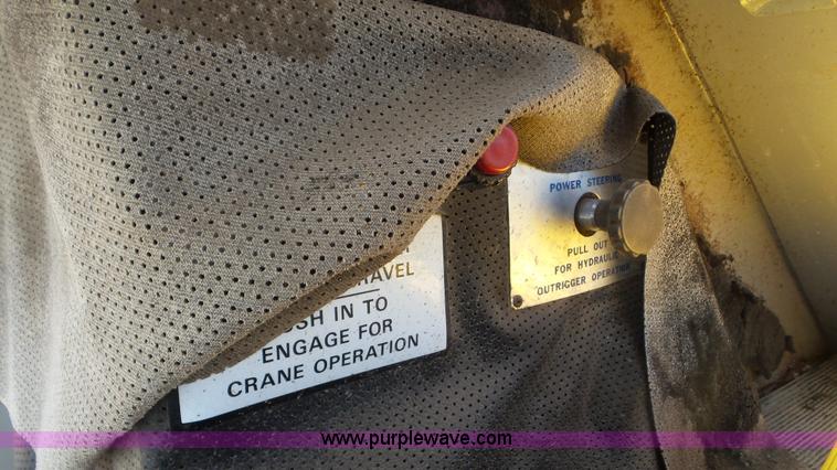 image for item L2016 1979 Pettibone 8430 LS truck crane