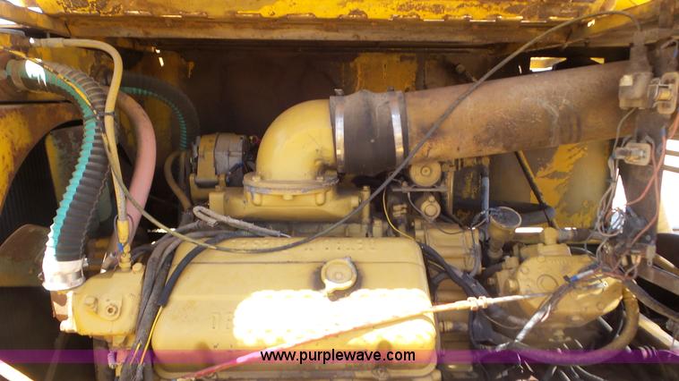 image for item L2016 1979 Pettibone 8430 LS truck crane