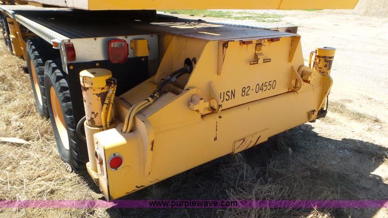 image for item L2016 1979 Pettibone 8430 LS truck crane