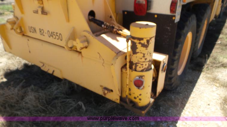 image for item L2016 1979 Pettibone 8430 LS truck crane