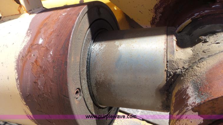 image for item L2016 1979 Pettibone 8430 LS truck crane