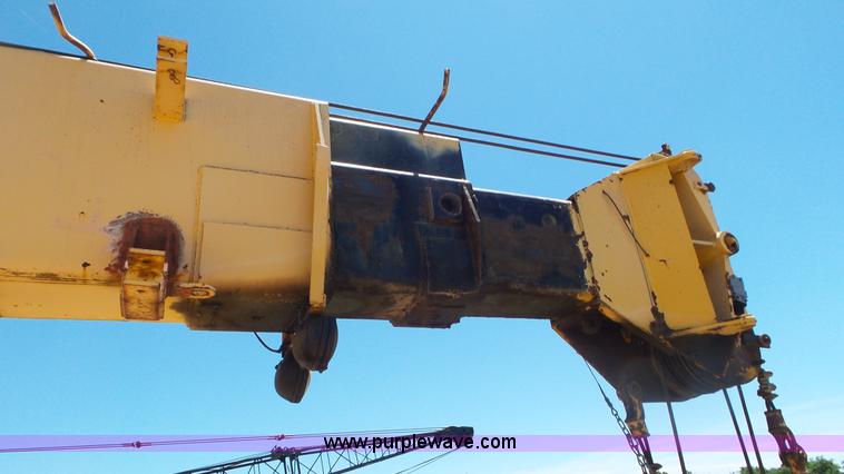 image for item L2016 1979 Pettibone 8430 LS truck crane