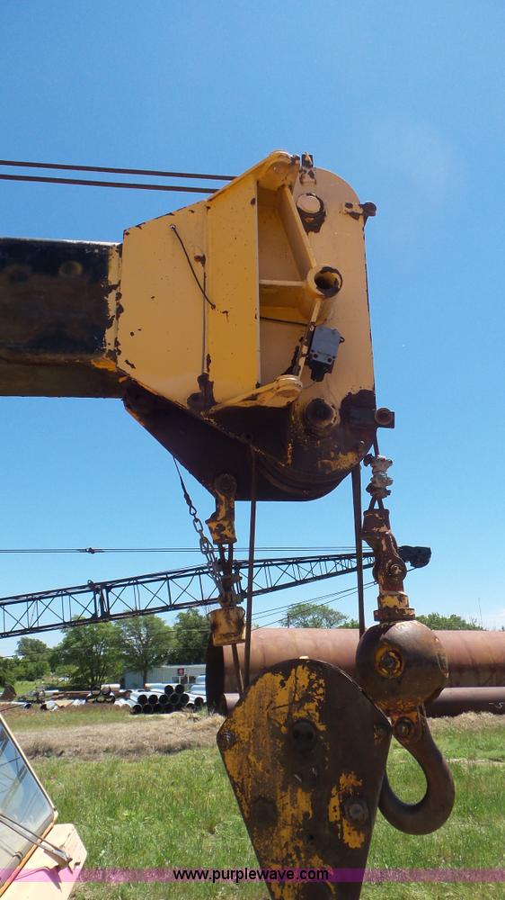 image for item L2016 1979 Pettibone 8430 LS truck crane