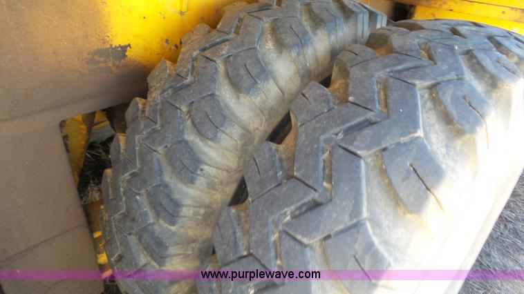 image for item L2016 1979 Pettibone 8430 LS truck crane