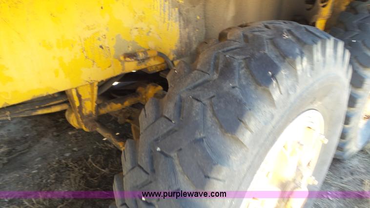 image for item L2016 1979 Pettibone 8430 LS truck crane