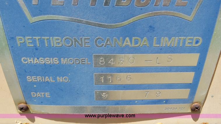 image for item L2016 1979 Pettibone 8430 LS truck crane