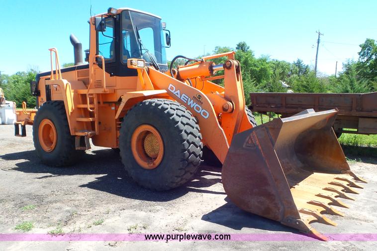 image for item L2020 Daewoo MG300V wheel loader