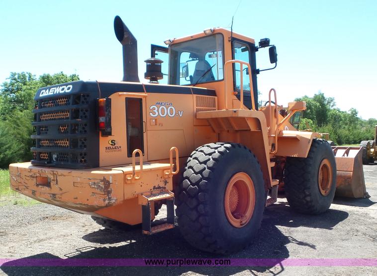 image for item L2020 Daewoo MG300V wheel loader