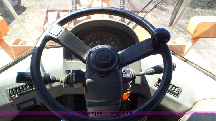 image for item L2020 Daewoo MG300V wheel loader