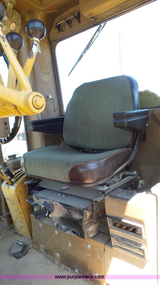 image for item L2021 1993 Caterpillar 120G motor grader