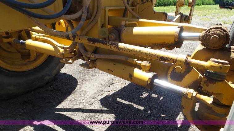 image for item L2021 1993 Caterpillar 120G motor grader