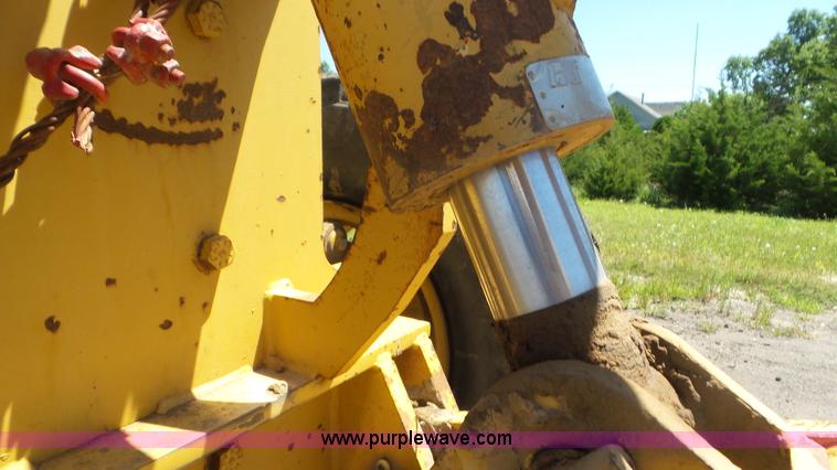 image for item L2021 1993 Caterpillar 120G motor grader