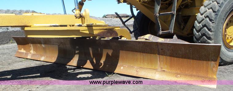 image for item L2021 1993 Caterpillar 120G motor grader