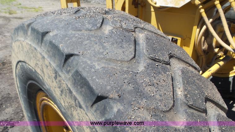 image for item L2021 1993 Caterpillar 120G motor grader