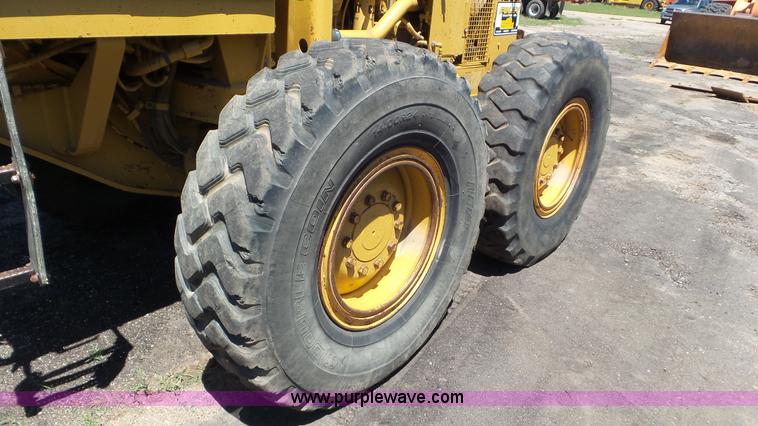 image for item L2021 1993 Caterpillar 120G motor grader