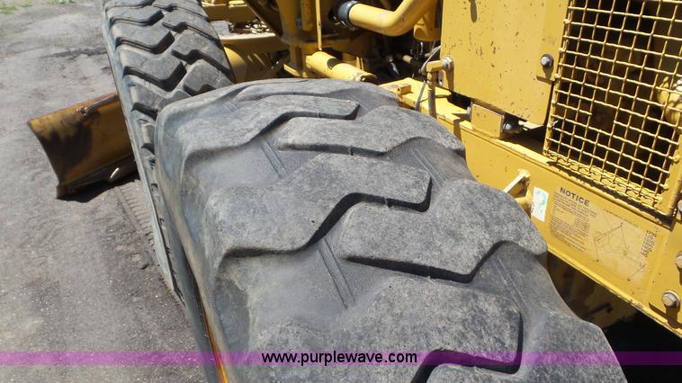 image for item L2021 1993 Caterpillar 120G motor grader