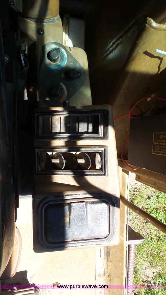 image for item L2022 1994 Caterpillar 120G motor grader