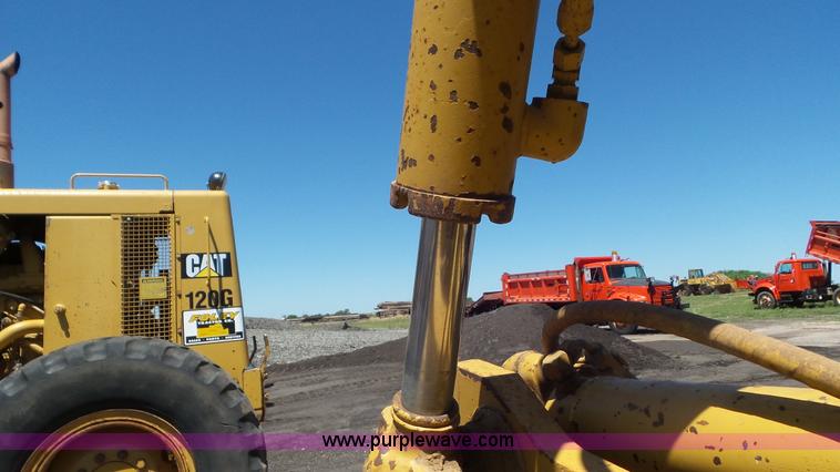image for item L2022 1994 Caterpillar 120G motor grader
