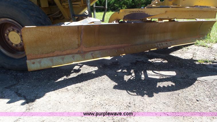 image for item L2022 1994 Caterpillar 120G motor grader