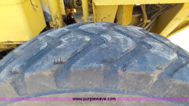 image for item L2022 1994 Caterpillar 120G motor grader