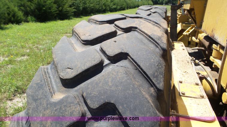 image for item L2022 1994 Caterpillar 120G motor grader
