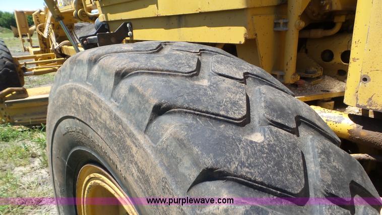 image for item L2022 1994 Caterpillar 120G motor grader