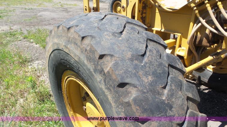 image for item L2022 1994 Caterpillar 120G motor grader