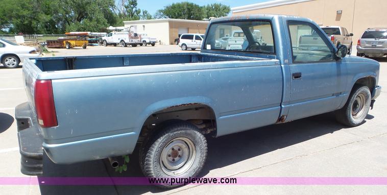 image for item L2050 1988 Chevrolet 1500 pickup truck